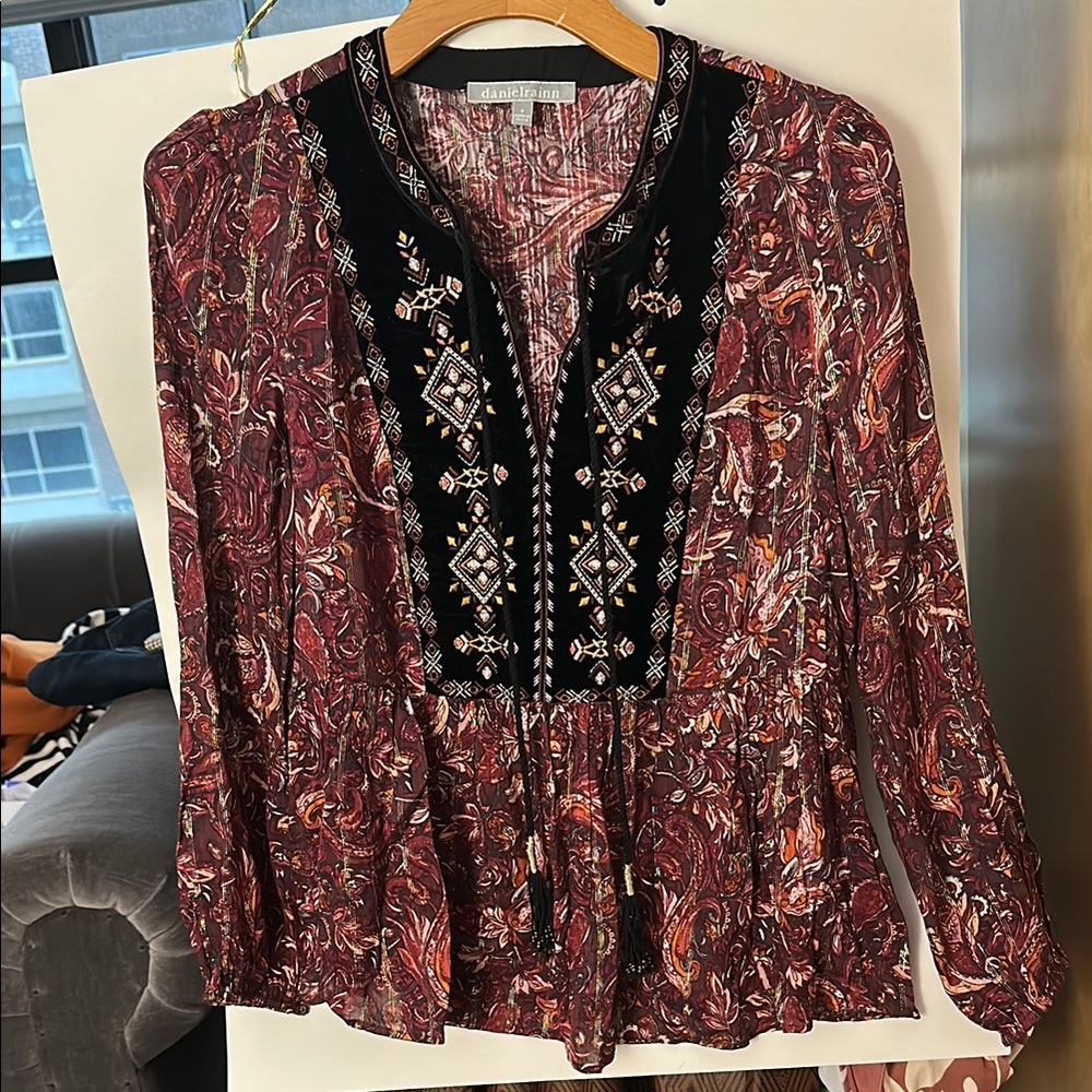 Anthropologie Daniel Rainn Maroon Paisley Embroidered Peplum Like Blouse